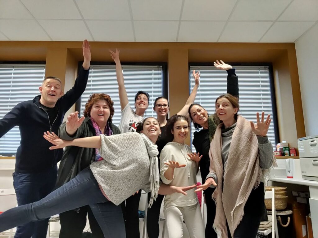 Groupe joyeux en formation – Shizen Académie